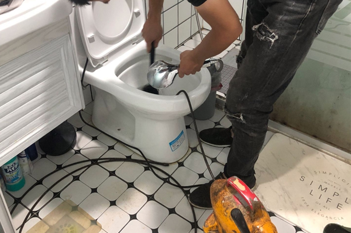 察哈尔右翼前疏通下水道