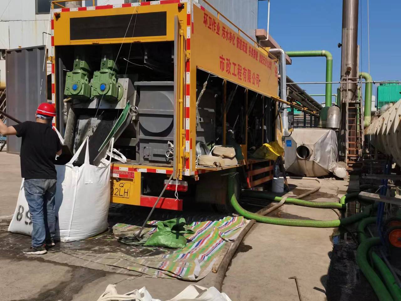 察哈尔右翼前淤泥压干处理