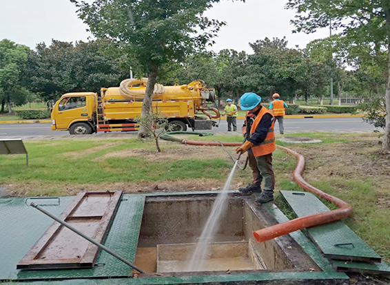 察哈尔右翼前化油池清理